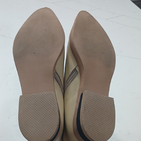 Elegant Tan Ankle Booties for Women Leather Sz7.5 Gentle Used Soft And Light - Picture 5 of 7